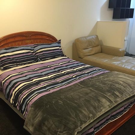 K&R Orewa Homestay Экстерьер фото